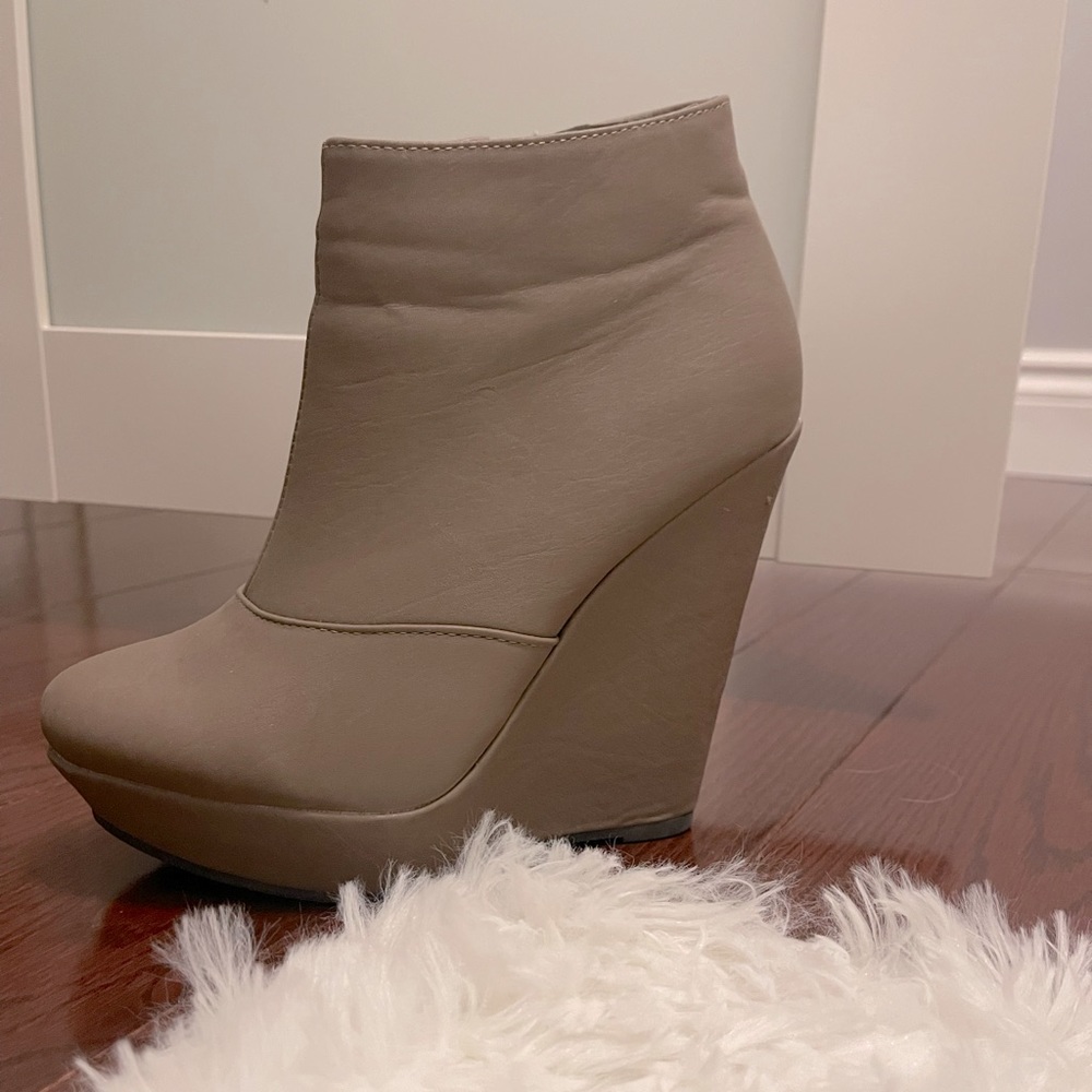 Size 7 wedge heels